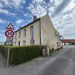 Les Continents Maison Spacieuse 4 Belles Parking Privatif Terrasse A 5 Mn A Pied Tous Commerces Et 20 Mn Omaha Et A 15 Mn De Bayeux *