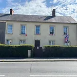 Holiday home Les Continents Maison Spacieuse 4 Belles Parking Privatif Terrasse A 5 Mn A Pied Tous Commerces Et 20 Mn Omaha Et A 15 Mn De Bayeux Le Molay-Littry
