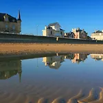 Σπίτι διακοπών Les Continents Maison Spacieuse 4 Belles Parking Privatif Terrasse A 5 Mn A Pied Tous Commerces Et 20 Mn Omaha Et A 15 Mn De Bayeux Le Molay-Littry