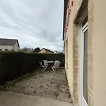 Holiday home Les Continents Maison Spacieuse 4 Belles Parking Privatif Terrasse A 5 Mn A Pied Tous Commerces Et 20 Mn Omaha Et A 15 Mn De Bayeux
