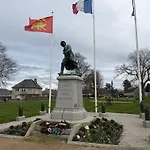Les Continents Maison Spacieuse 4 Belles Parking Privatif Terrasse A 5 Mn A Pied Tous Commerces Et 20 Mn Omaha Et A 15 Mn De Bayeux * Le Molay-Littry
