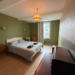 Les Continents Maison Spacieuse 4 Belles Parking Privatif Terrasse A 5 Mn A Pied Tous Commerces Et 20 Mn Omaha Et A 15 Mn De Bayeux Holiday home Le Molay-Littry
