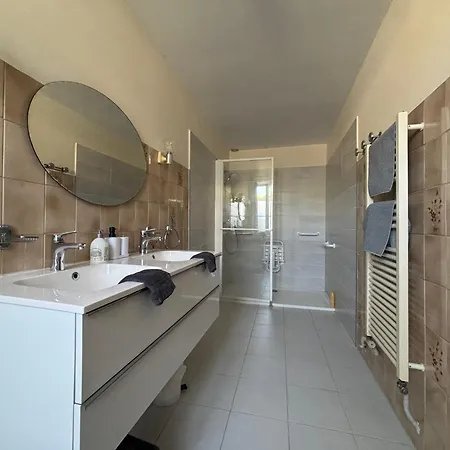 別荘 Les Continents Maison Spacieuse 4 Belles Parking Privatif Terrasse A 5 Mn A Pied Tous Commerces Et 20 Mn Omaha Et A 15 Mn De Bayeux *