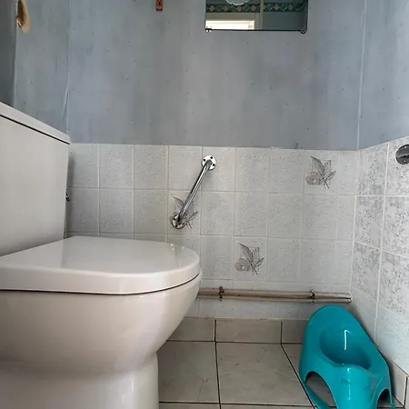 Les Continents Maison Spacieuse 4 Belles Parking Privatif Terrasse A 5 Mn A Pied Tous Commerces Et 20 Mn Omaha Et A 15 Mn De Bayeux * Le Molay-Littry