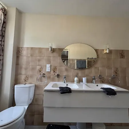 Les Continents Maison Spacieuse 4 Belles Parking Privatif Terrasse A 5 Mn A Pied Tous Commerces Et 20 Mn Omaha Et A 15 Mn De Bayeux 別荘 *