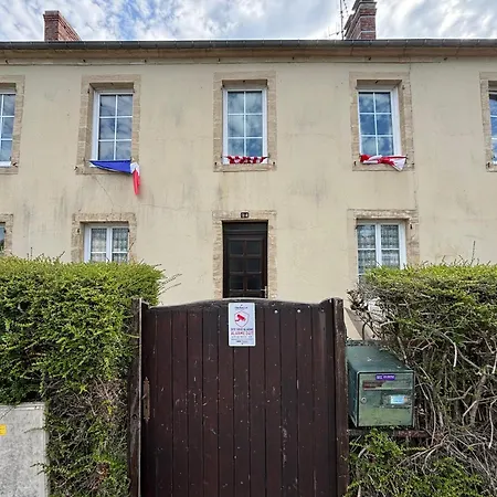 Les Continents Maison Spacieuse 4 Belles Parking Privatif Terrasse A 5 Mn A Pied Tous Commerces Et 20 Mn Omaha Et A 15 Mn De Bayeux 別荘 Le Molay-Littry