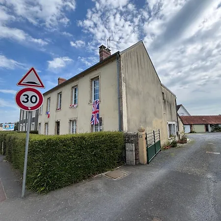 Les Continents Maison Spacieuse 4 Belles Parking Privatif Terrasse A 5 Mn A Pied Tous Commerces Et 20 Mn Omaha Et A 15 Mn De Bayeux *