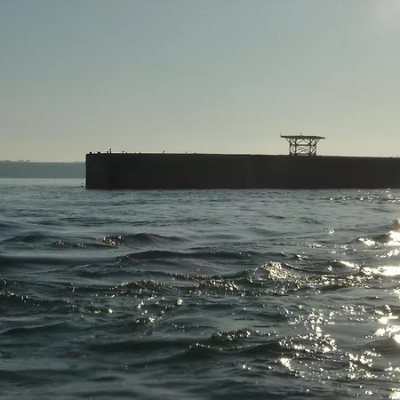 Les Continents Maison Spacieuse 4 Belles Parking Privatif Terrasse A 5 Mn A Pied Tous Commerces Et 20 Mn Omaha Et A 15 Mn De Bayeux 別荘