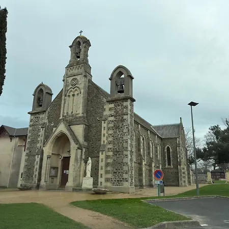 Les Continents Maison Spacieuse 4 Belles Parking Privatif Terrasse A 5 Mn A Pied Tous Commerces Et 20 Mn Omaha Et A 15 Mn De Bayeux * Le Molay-Littry
