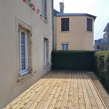 Les Continents Maison Spacieuse 4 Belles Parking Privatif Terrasse A 5 Mn A Pied Tous Commerces Et 20 Mn Omaha Et A 15 Mn De Bayeux * Le Molay-Littry