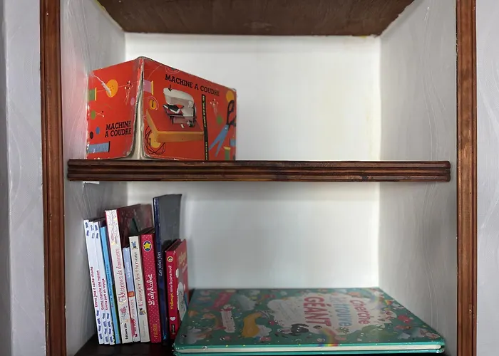 Les Continents Maison Spacieuse 4 Belles Parking Privatif Terrasse A 5 Mn A Pied Tous Commerces Et 20 Mn Omaha Et A 15 Mn De Bayeux * Le Molay-Littry