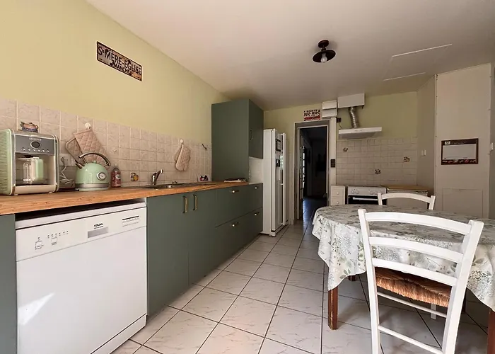 Les Continents Maison Spacieuse 4 Belles Parking Privatif Terrasse A 5 Mn A Pied Tous Commerces Et 20 Mn Omaha Et A 15 Mn De Bayeux Holiday home Le Molay-Littry