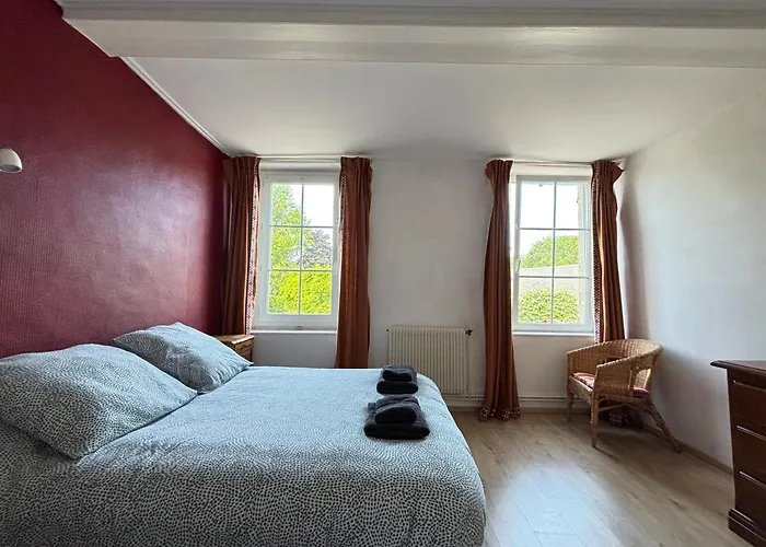 Les Continents Maison Spacieuse 4 Belles Parking Privatif Terrasse A 5 Mn A Pied Tous Commerces Et 20 Mn Omaha Et A 15 Mn De Bayeux Holiday home Le Molay-Littry