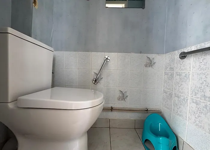 Les Continents Maison Spacieuse 4 Belles Parking Privatif Terrasse A 5 Mn A Pied Tous Commerces Et 20 Mn Omaha Et A 15 Mn De Bayeux * Le Molay-Littry