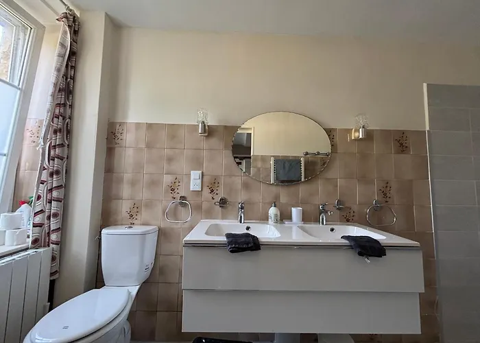 Les Continents Maison Spacieuse 4 Belles Parking Privatif Terrasse A 5 Mn A Pied Tous Commerces Et 20 Mn Omaha Et A 15 Mn De Bayeux Holiday home *