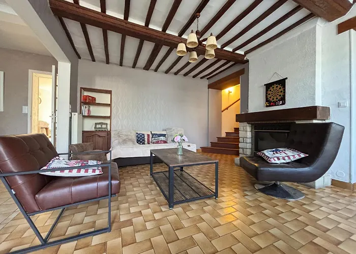 Holiday home Les Continents Maison Spacieuse 4 Belles Parking Privatif Terrasse A 5 Mn A Pied Tous Commerces Et 20 Mn Omaha Et A 15 Mn De Bayeux Le Molay-Littry