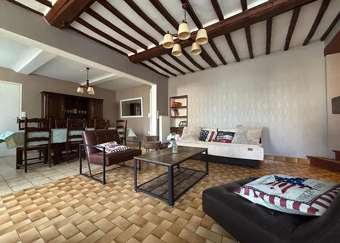 Holiday home Les Continents Maison Spacieuse 4 Belles Parking Privatif Terrasse A 5 Mn A Pied Tous Commerces Et 20 Mn Omaha Et A 15 Mn De Bayeux *