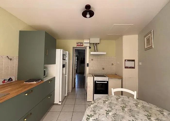 Holiday home Les Continents Maison Spacieuse 4 Belles Parking Privatif Terrasse A 5 Mn A Pied Tous Commerces Et 20 Mn Omaha Et A 15 Mn De Bayeux *