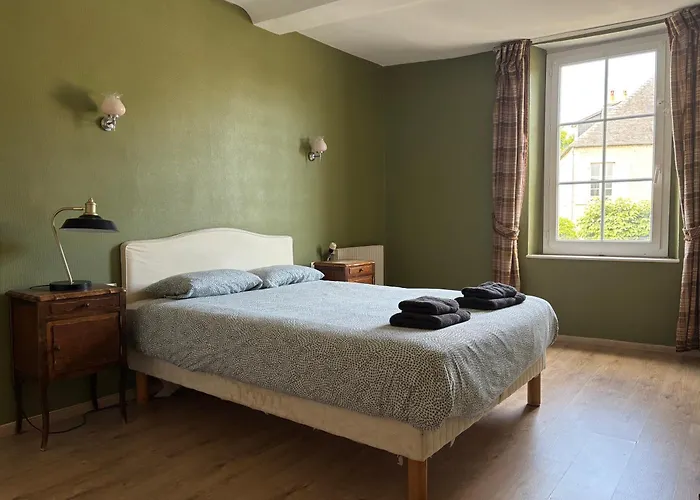 Holiday home Les Continents Maison Spacieuse 4 Belles Parking Privatif Terrasse A 5 Mn A Pied Tous Commerces Et 20 Mn Omaha Et A 15 Mn De Bayeux Le Molay-Littry