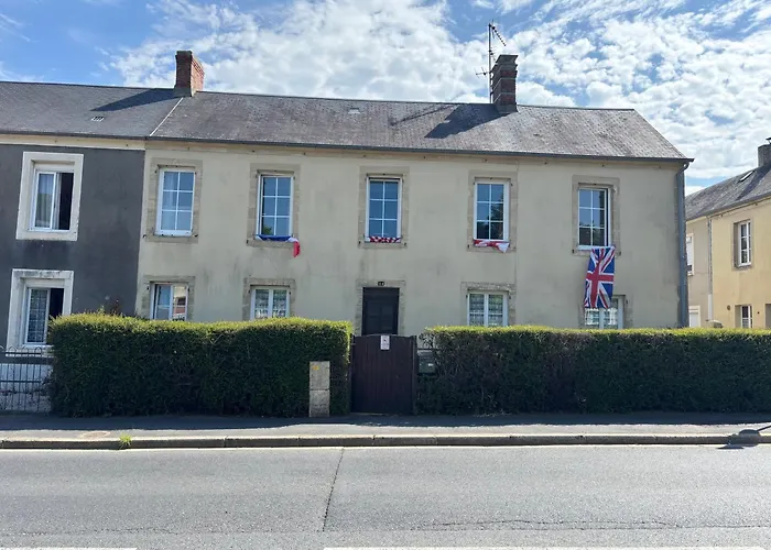 Holiday home Les Continents Maison Spacieuse 4 Belles Parking Privatif Terrasse A 5 Mn A Pied Tous Commerces Et 20 Mn Omaha Et A 15 Mn De Bayeux Le Molay-Littry