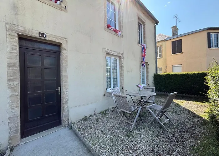 Les Continents Maison Spacieuse 4 Belles Parking Privatif Terrasse A 5 Mn A Pied Tous Commerces Et 20 Mn Omaha Et A 15 Mn De Bayeux Holiday home Le Molay-Littry