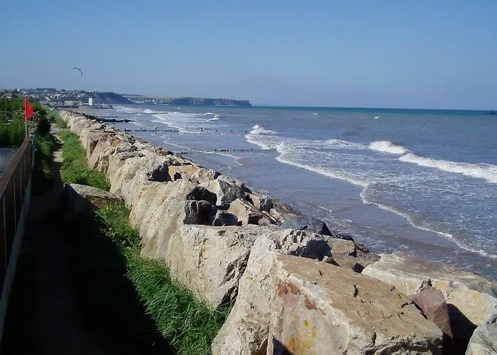 Les Continents Maison Spacieuse 4 Belles Parking Privatif Terrasse A 5 Mn A Pied Tous Commerces Et 20 Mn Omaha Et A 15 Mn De Bayeux