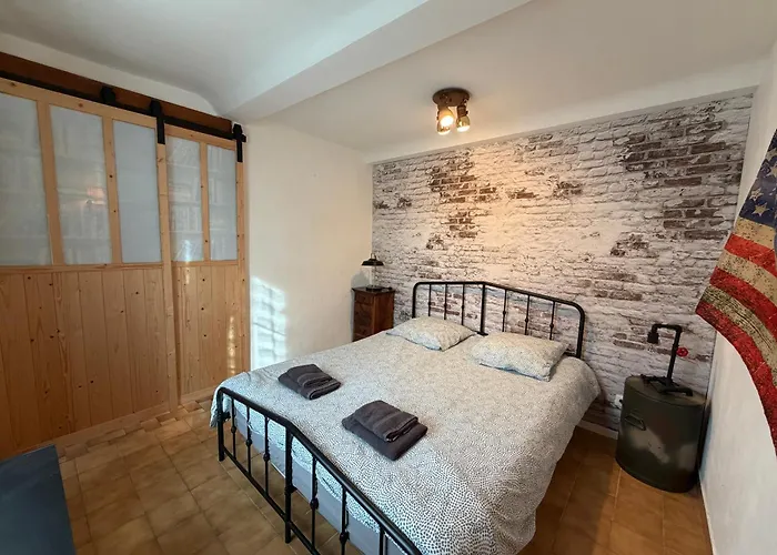 Les Continents Maison Spacieuse 4 Belles Parking Privatif Terrasse A 5 Mn A Pied Tous Commerces Et 20 Mn Omaha Et A 15 Mn De Bayeux Holiday home Le Molay-Littry