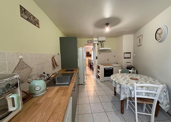 Holiday home Les Continents Maison Spacieuse 4 Belles Parking Privatif Terrasse A 5 Mn A Pied Tous Commerces Et 20 Mn Omaha Et A 15 Mn De Bayeux Le Molay-Littry