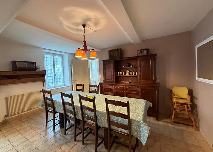 Les Continents Maison Spacieuse 4 Belles Parking Privatif Terrasse A 5 Mn A Pied Tous Commerces Et 20 Mn Omaha Et A 15 Mn De Bayeux Le Molay-Littry