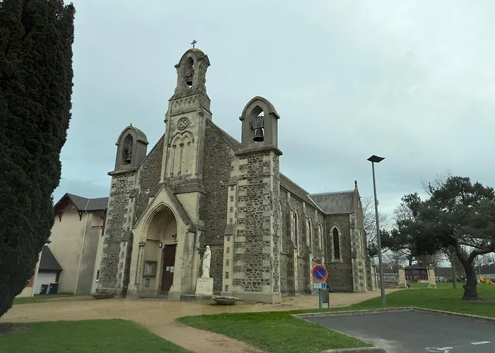 Les Continents Maison Spacieuse 4 Belles Parking Privatif Terrasse A 5 Mn A Pied Tous Commerces Et 20 Mn Omaha Et A 15 Mn De Bayeux * Le Molay-Littry