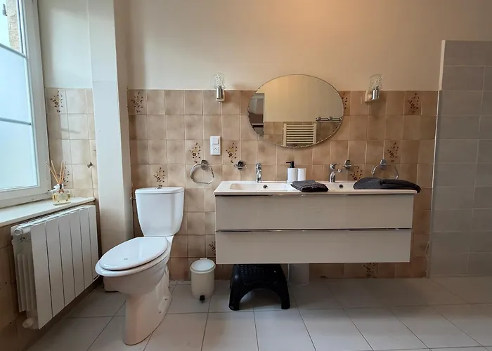 Holiday home Les Continents Maison Spacieuse 4 Belles Parking Privatif Terrasse A 5 Mn A Pied Tous Commerces Et 20 Mn Omaha Et A 15 Mn De Bayeux Le Molay-Littry